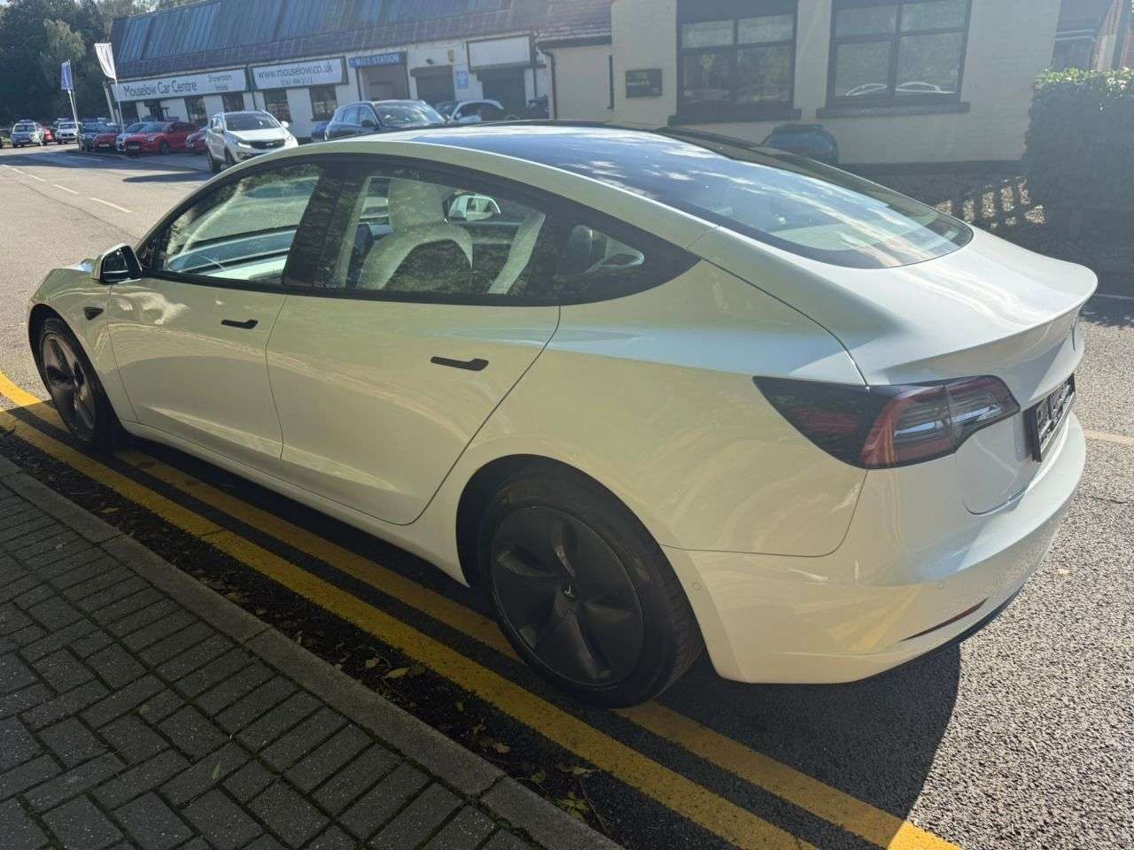 A 2021 TESLA MODEL 3 Standard Range Plus Saloon 4dr Electric Auto RWD (241 bhp) A 2021 TESLA MODEL 3 Standard Range Plus Saloon 4dr Electric Auto RWD (241 bhp)