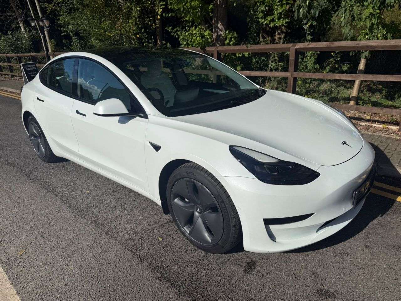 A 2021 TESLA MODEL 3 Standard Range Plus Saloon 4dr Electric Auto RWD (241 bhp) A 2021 TESLA MODEL 3 Standard Range Plus Saloon 4dr Electric Auto RWD (241 bhp)