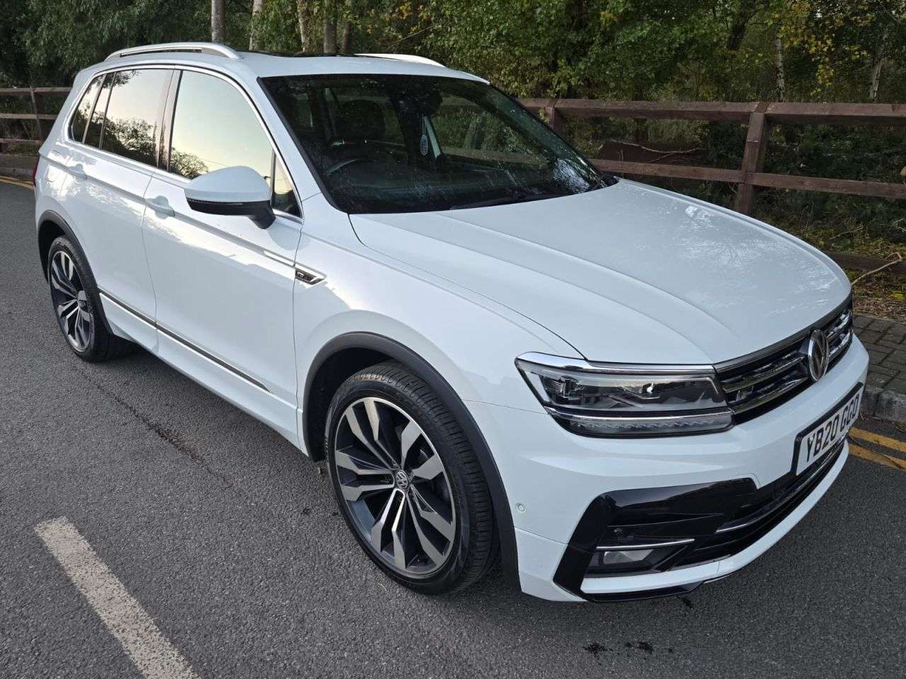 A 2020 VOLKSWAGEN TIGUAN 1.5 TSI EVO R-Line Tech SUV 5dr Petrol DSG Euro 6 (s/s) (150 ps) A 2020 VOLKSWAGEN TIGUAN 1.5 TSI EVO R-Line Tech SUV 5dr Petrol DSG Euro 6 (s/s) (150 ps)