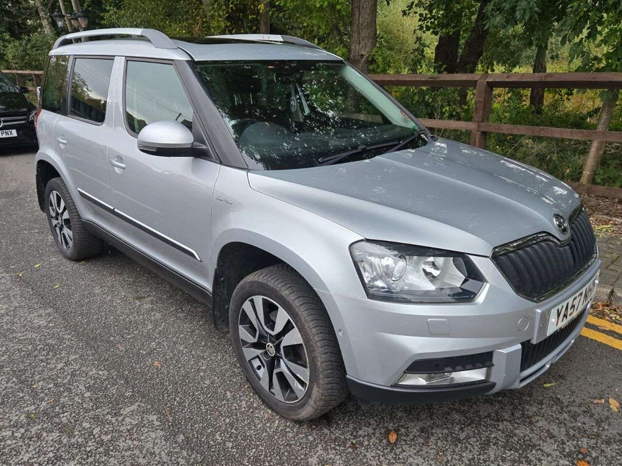 A 2017 SKODA YETI 1.4 TSI Laurin & Klement Outdoor 5dr Petrol Manual 4WD Euro 6 (s/s) (150 ps A 2017 SKODA YETI 1.4 TSI Laurin & Klement Outdoor 5dr Petrol Manual 4WD Euro 6 (s/s) (150 ps