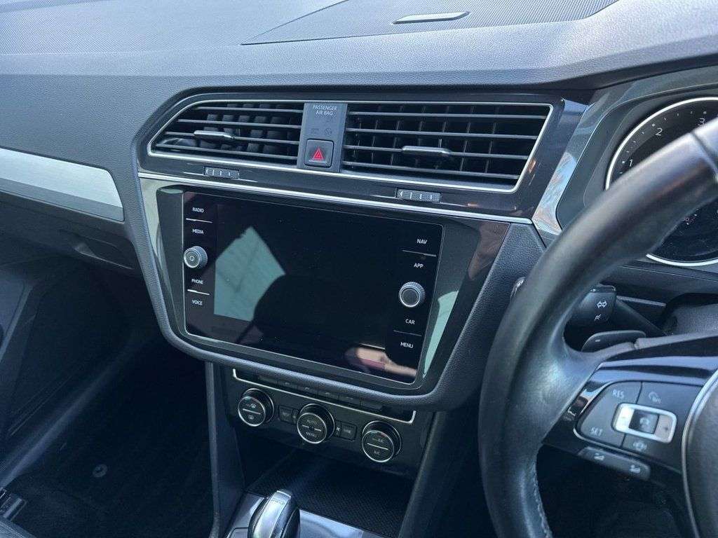 2018 VOLKSWAGEN TIGUAN 2018 VOLKSWAGEN TIGUAN