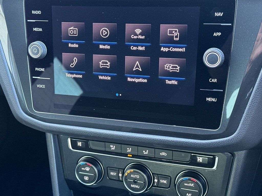 2018 VOLKSWAGEN TIGUAN 2018 VOLKSWAGEN TIGUAN