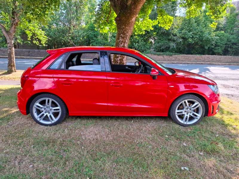 A 2014 AUDI A1 SPORTBACK TDI S LINE A 2014 AUDI A1 SPORTBACK TDI S LINE