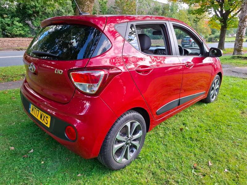 A 2017 HYUNDAI I10 PREMIUM SE A 2017 HYUNDAI I10 PREMIUM SE