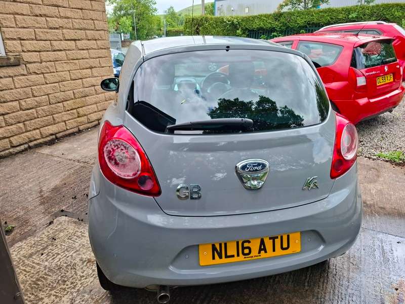 A 2016 FORD KA TITANIUM A 2016 FORD KA TITANIUM