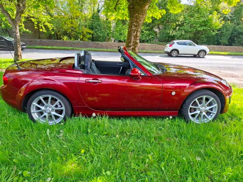 A 2012 MAZDA MX-5 I ROADSTER SPORT TECH A 2012 MAZDA MX-5 I ROADSTER SPORT TECH