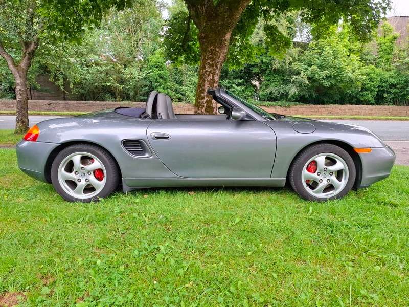 A 2002 PORSCHE BOXSTER '986' S A 2002 PORSCHE BOXSTER '986' S