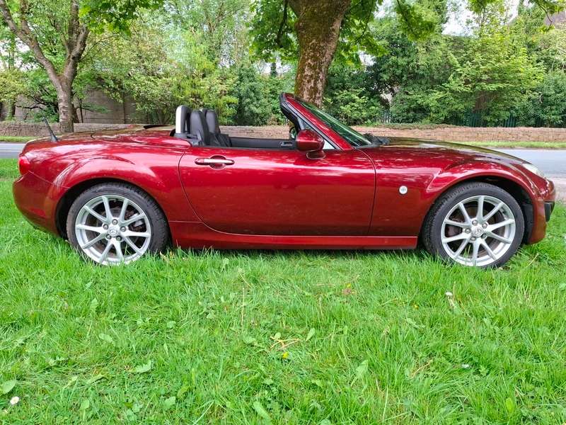 A 2012 MAZDA MX-5 I ROADSTER SPORT TECH A 2012 MAZDA MX-5 I ROADSTER SPORT TECH