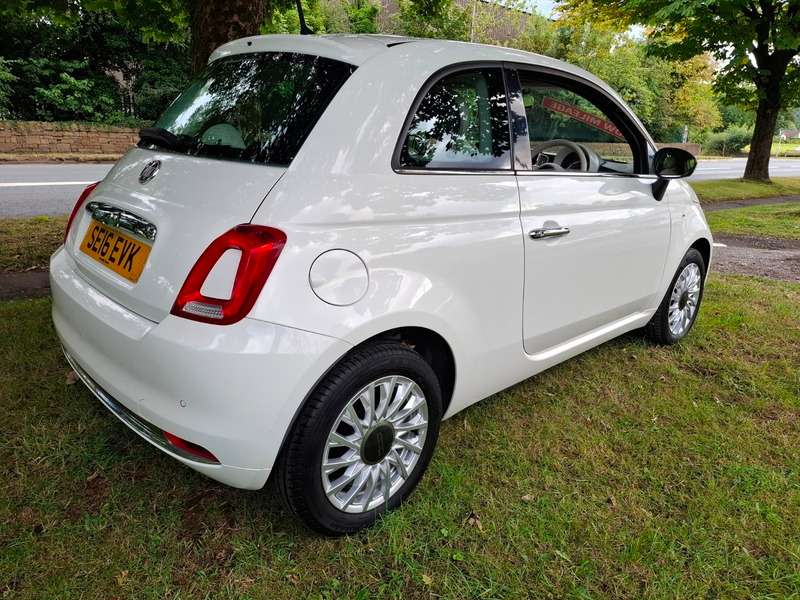 A 2016 FIAT 500 LOUNGE A 2016 FIAT 500 LOUNGE