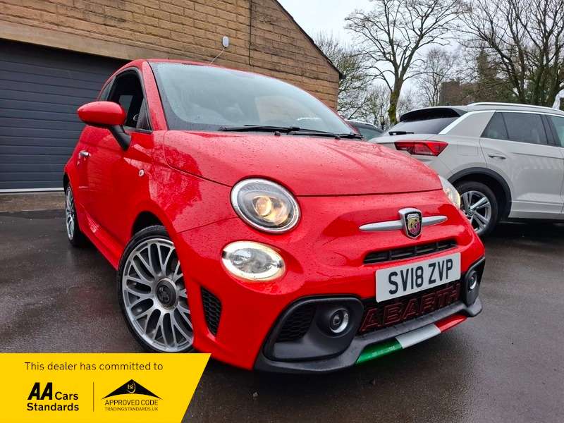 A 2018 ABARTH 500 595 A 2018 ABARTH 500 595