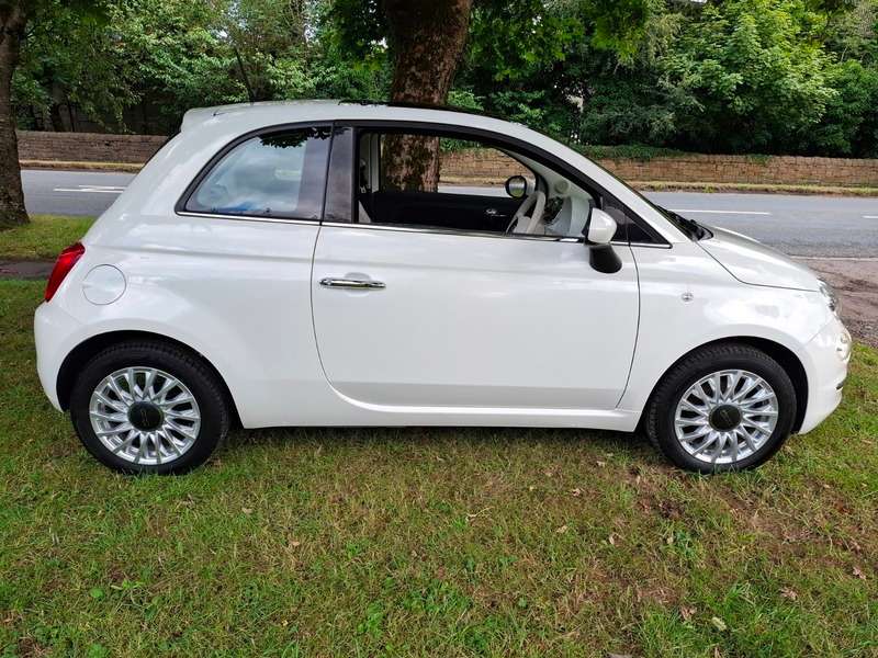 A 2016 FIAT 500 LOUNGE A 2016 FIAT 500 LOUNGE