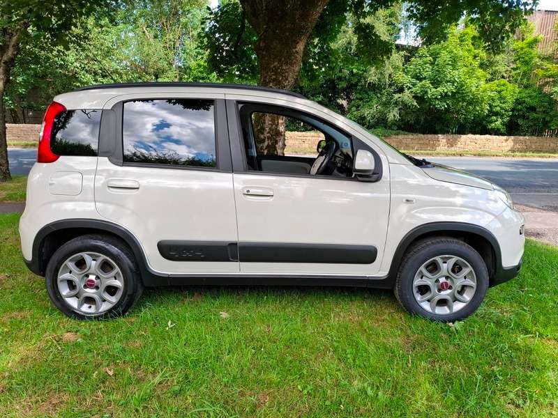 A 2013 FIAT PANDA TWINAIR A 2013 FIAT PANDA TWINAIR