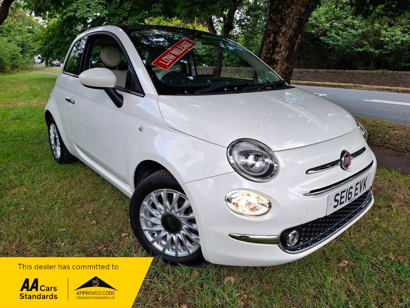 A 2016 FIAT 500 LOUNGE A 2016 FIAT 500 LOUNGE