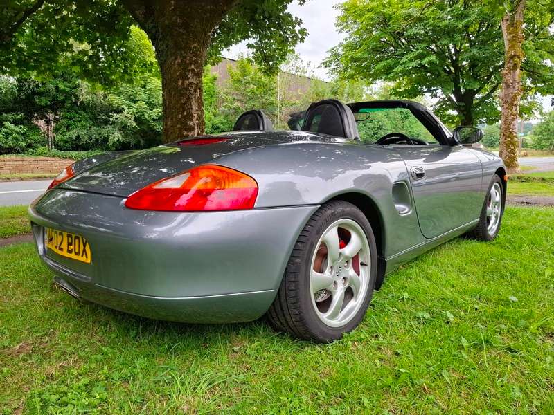 A 2002 PORSCHE BOXSTER '986' S A 2002 PORSCHE BOXSTER '986' S