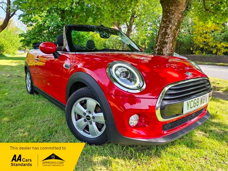 A 2018 MINI MINI COOPER A 2018 MINI MINI COOPER