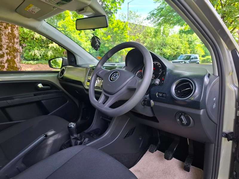 2021 VOLKSWAGEN UP 2021 VOLKSWAGEN UP