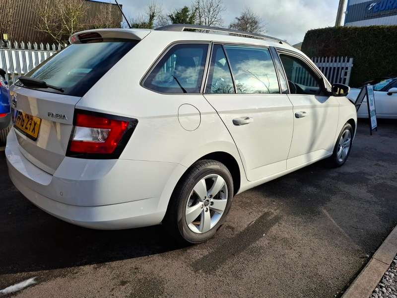 A 2016 SKODA FABIA SE TSI A 2016 SKODA FABIA SE TSI