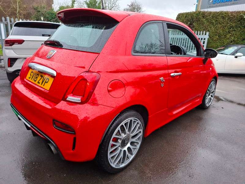 A 2018 ABARTH 500 595 A 2018 ABARTH 500 595