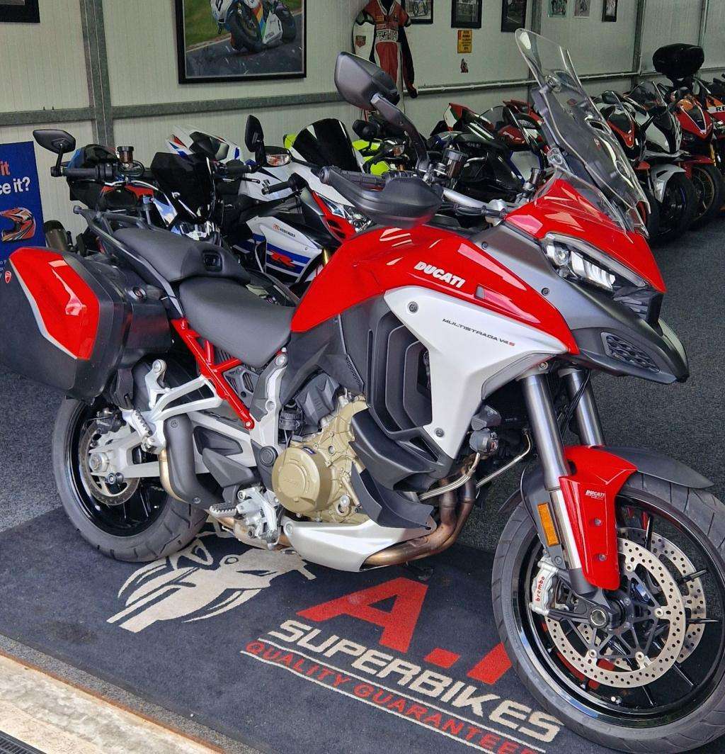 2021 DUCATI MULTISTRADA V4 S 2021 DUCATI MULTISTRADA V4 S