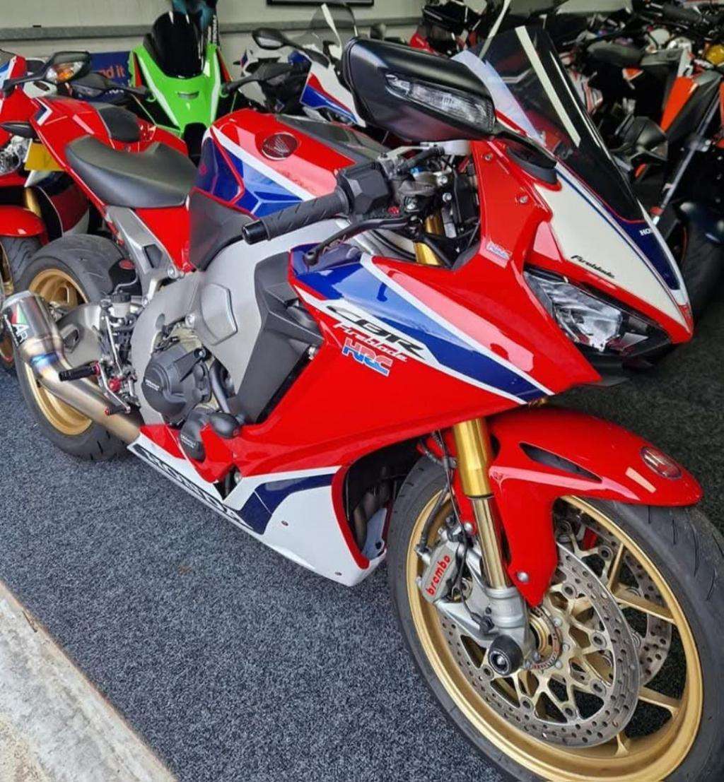 A 2017 HONDA CBR 1000 S1-H Cbr 1000 S A 2017 HONDA CBR 1000 S1-H Cbr 1000 S