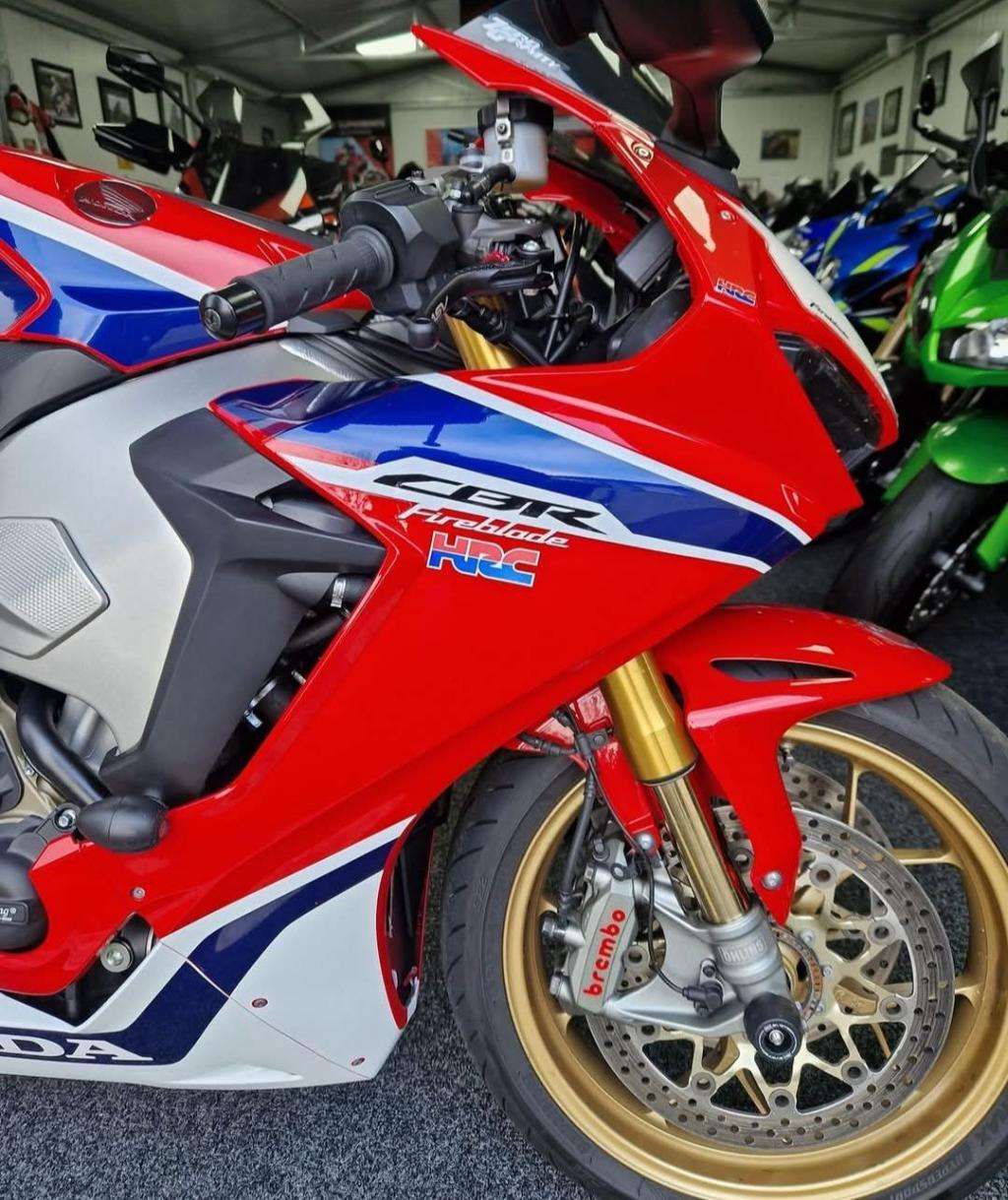 A 2017 HONDA CBR 1000 S1-H Cbr 1000 S A 2017 HONDA CBR 1000 S1-H Cbr 1000 S