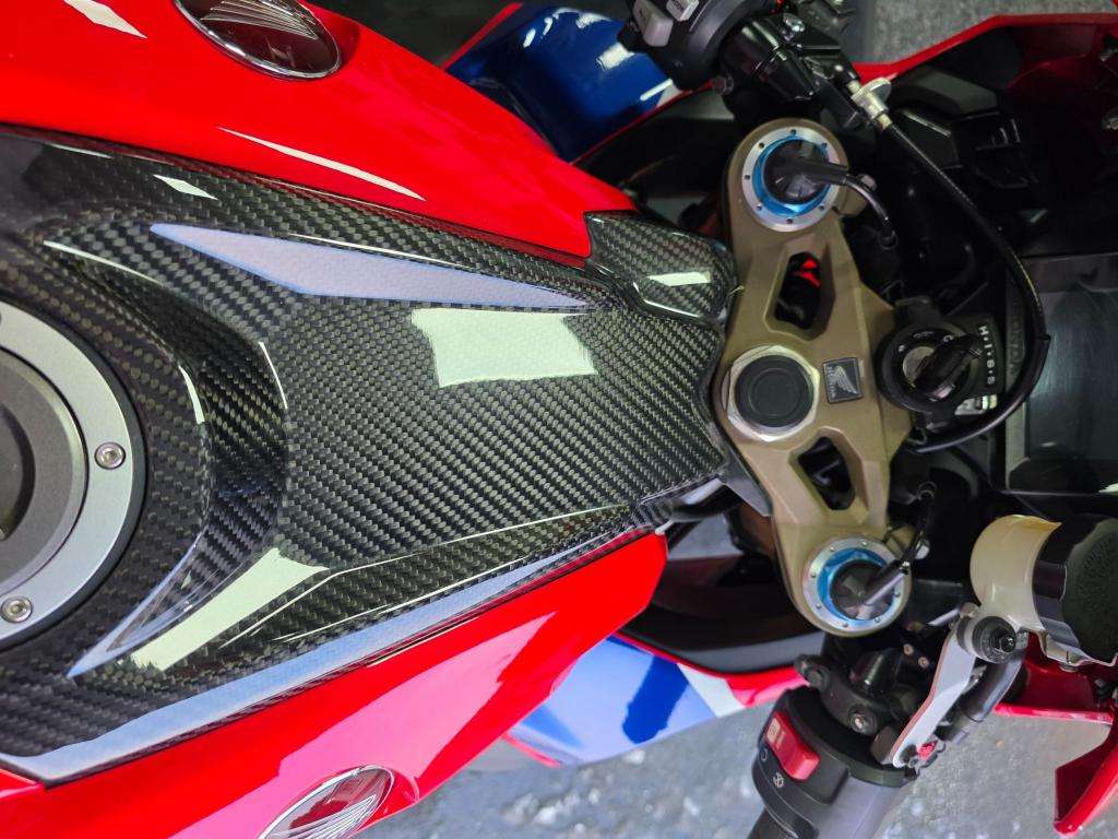 A 2017 HONDA CBR 1000 S1-H Cbr 1000 S A 2017 HONDA CBR 1000 S1-H Cbr 1000 S