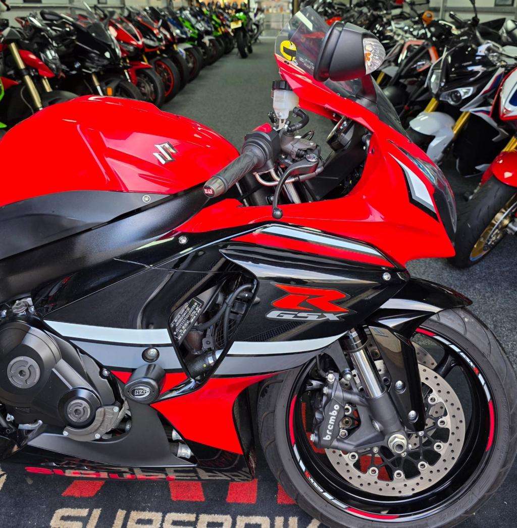 A 2016 SUZUKI GSXR 1000 L6 Gsxr 1000 A 2016 SUZUKI GSXR 1000 L6 Gsxr 1000