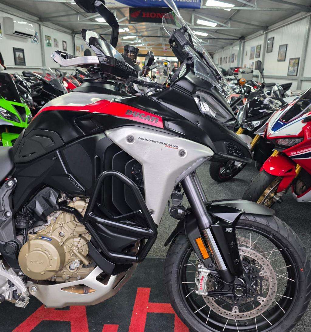 A 2024 DUCATI MULTISTRADA V4 Rally A 2024 DUCATI MULTISTRADA V4 Rally