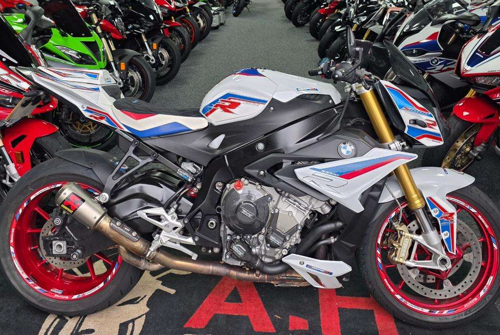 A 2017 BMW S 1000 R A 2017 BMW S 1000 R