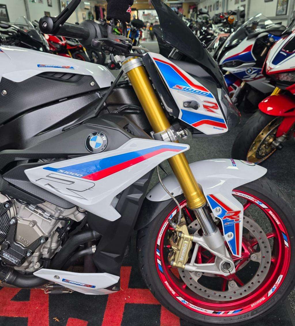 A 2017 BMW S 1000 R A 2017 BMW S 1000 R
