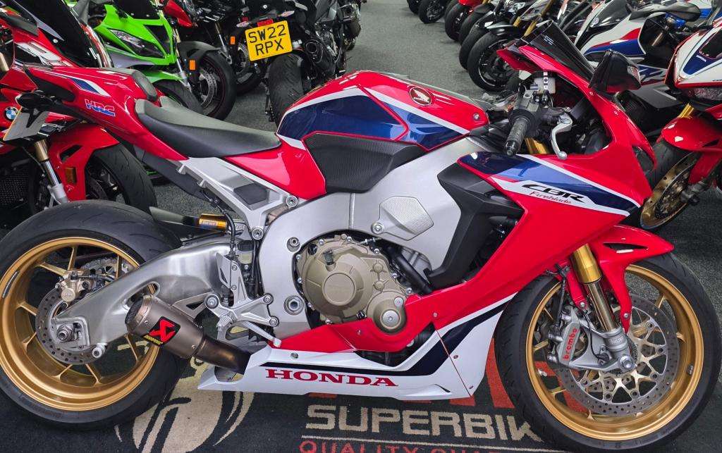 A 2018 HONDA CBR 1000 S1-J Cbr 1000 S A 2018 HONDA CBR 1000 S1-J Cbr 1000 S