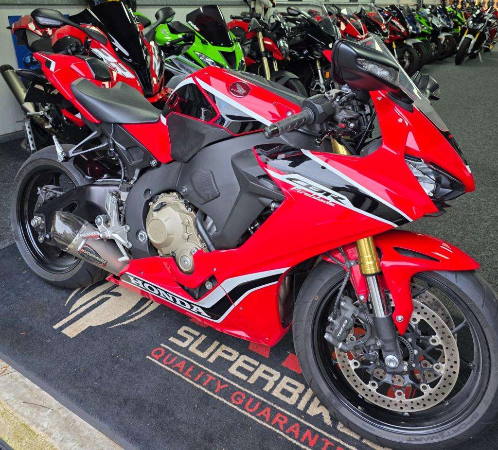 Check out this Honda Cbr 1000 Ra-h 2018 Petrol