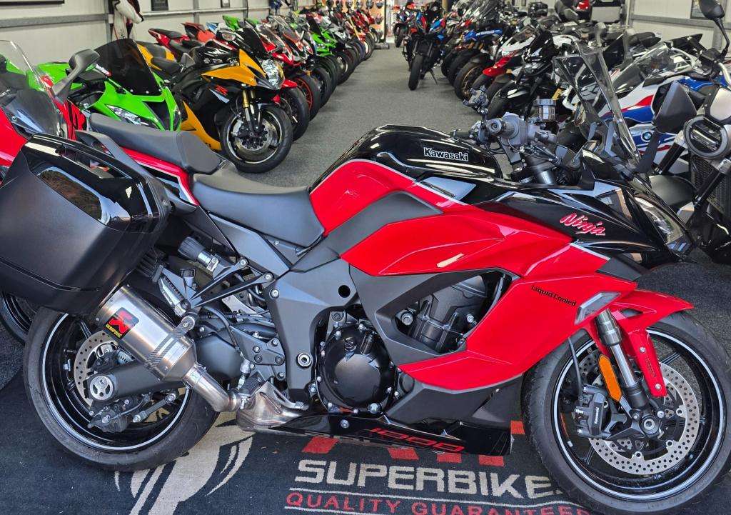 A 2025 KAWASAKI NINJA 1000 SX Zx 1002 Krfbn 40th Anniversary A 2025 KAWASAKI NINJA 1000 SX Zx 1002 Krfbn 40th Anniversary