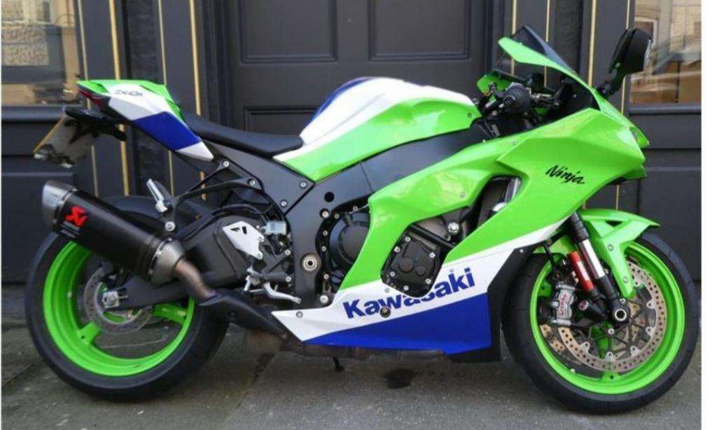 A 2022 KAWASAKI ZX 1002 LMFAN Zx10 R Ninja A 2022 KAWASAKI ZX 1002 LMFAN Zx10 R Ninja