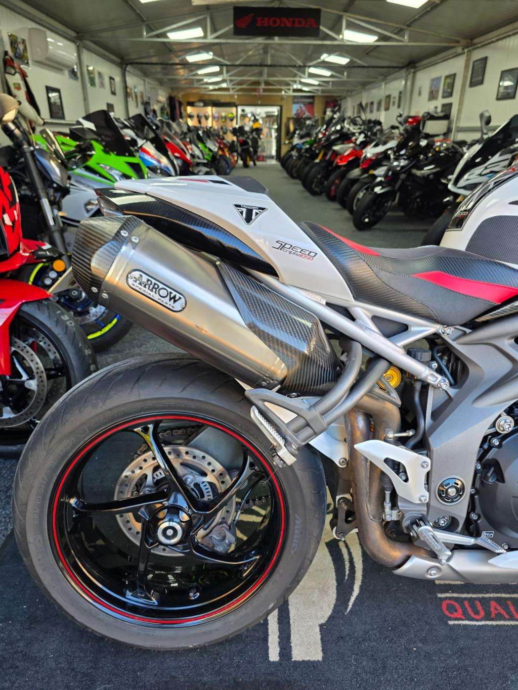 A 2018 TRIUMPH SPEED TRIPLE RS 1050 A 2018 TRIUMPH SPEED TRIPLE RS 1050