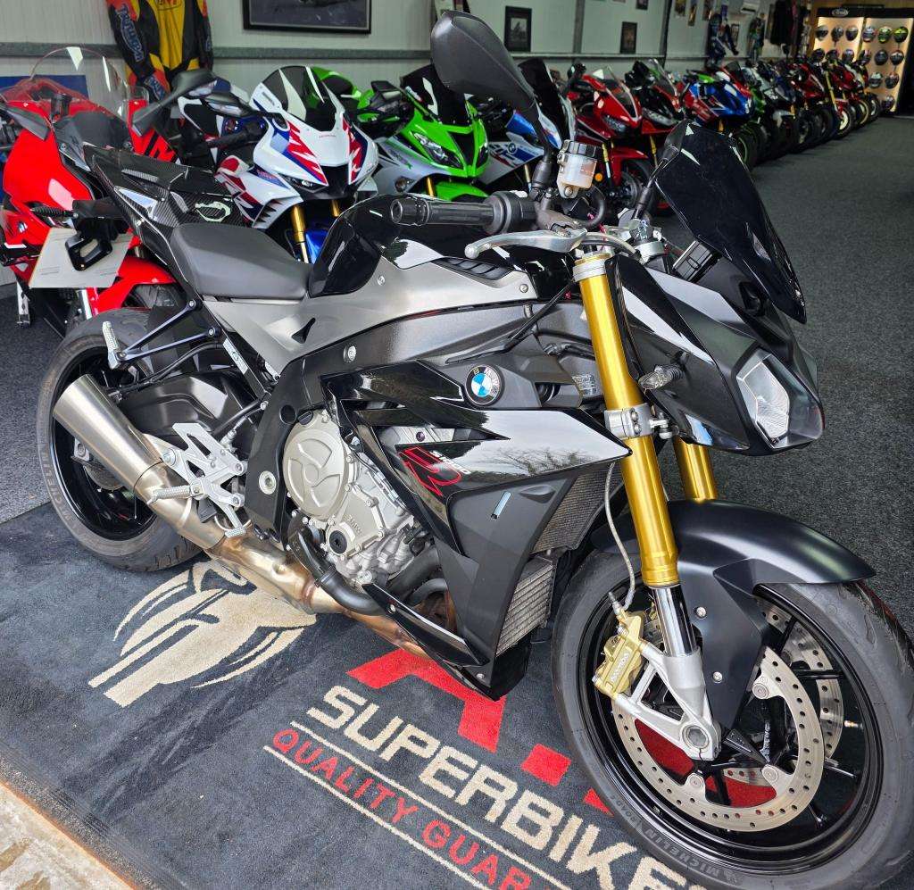 A 2015 BMW S 1000 R A 2015 BMW S 1000 R