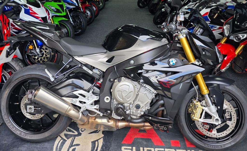 A 2015 BMW S 1000 R A 2015 BMW S 1000 R