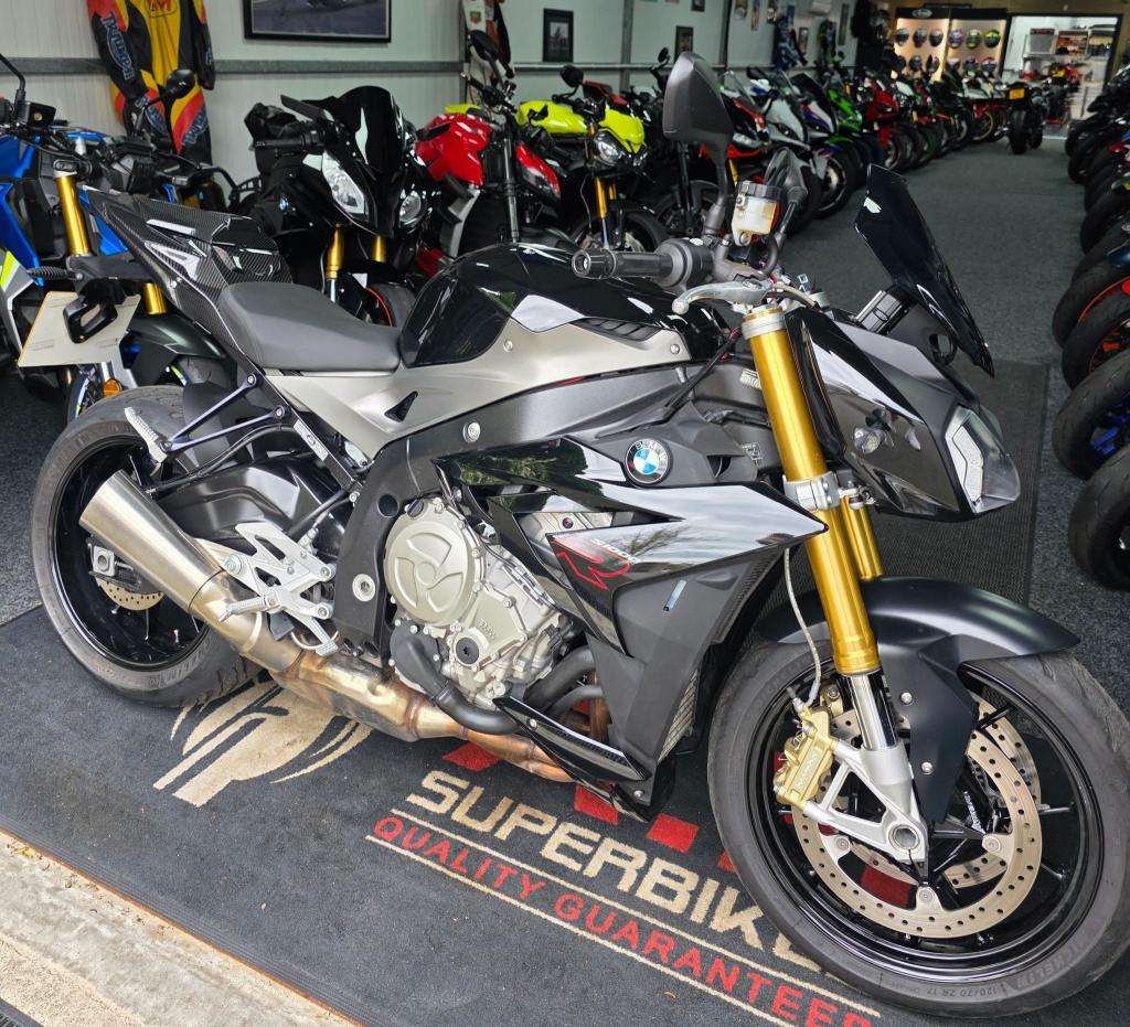 A 2015 BMW S 1000 R A 2015 BMW S 1000 R