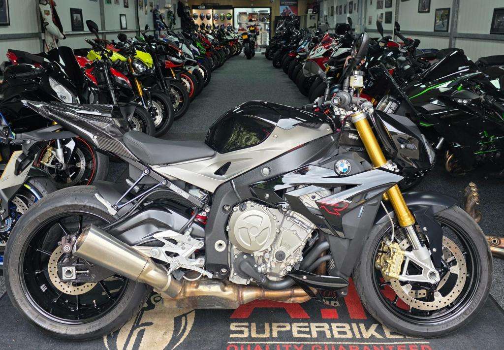 A 2015 BMW S 1000 R A 2015 BMW S 1000 R