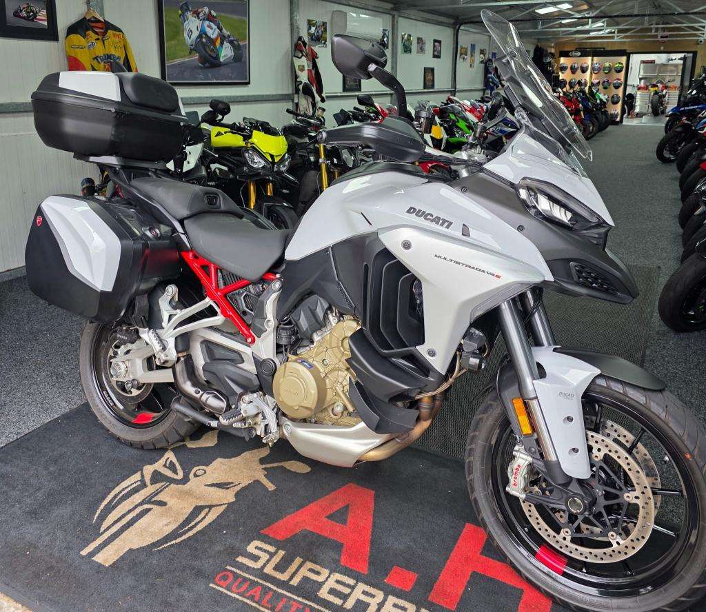 A 2024 DUCATI MULTISTRADA V4 S Multistrada V4 A 2024 DUCATI MULTISTRADA V4 S Multistrada V4