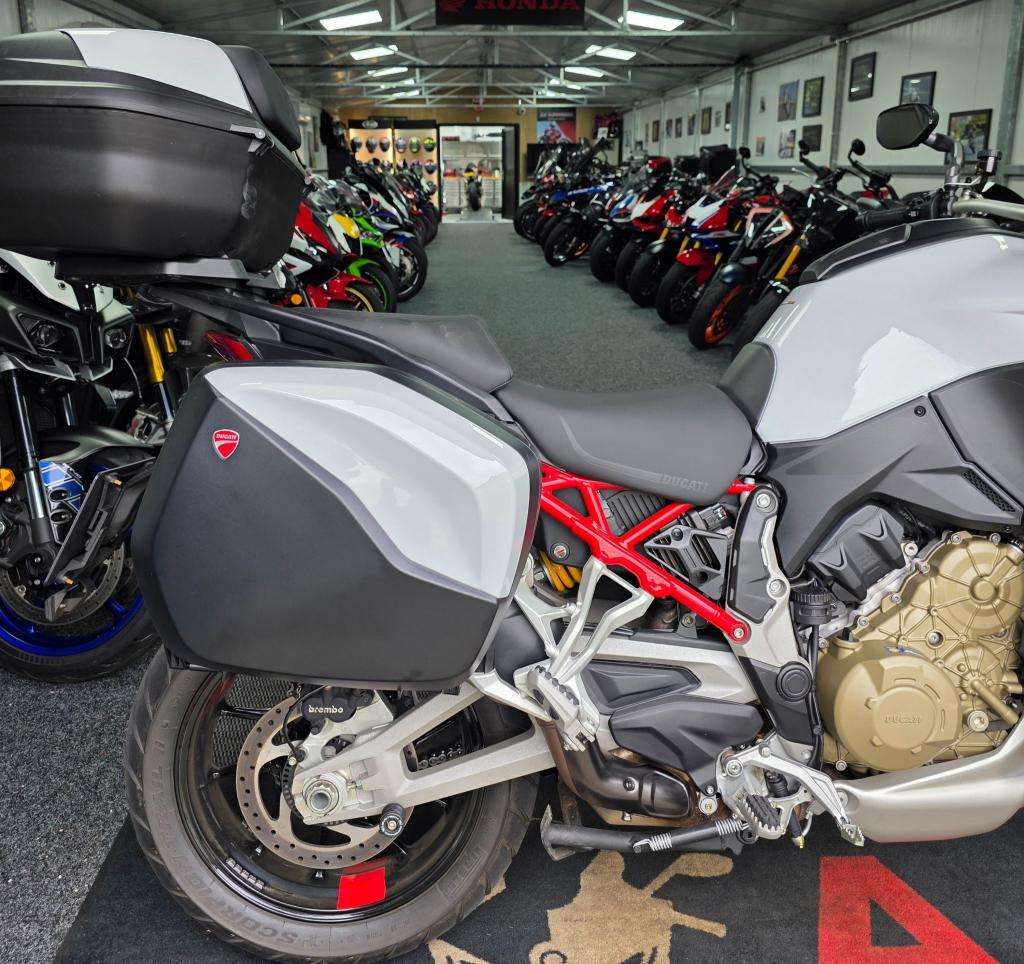 A 2024 DUCATI MULTISTRADA V4 S Multistrada V4 A 2024 DUCATI MULTISTRADA V4 S Multistrada V4