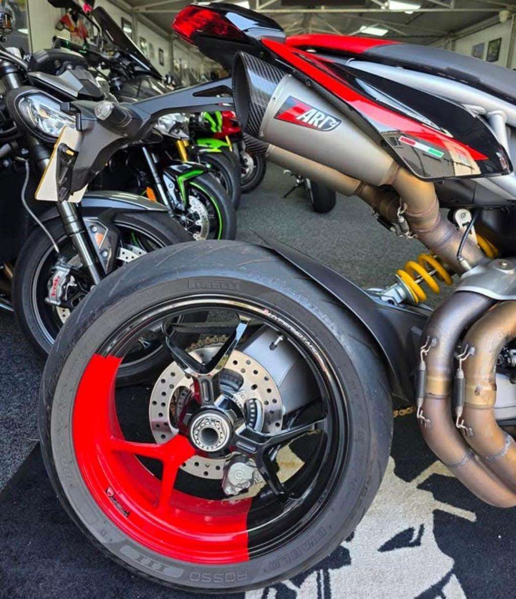 A 2020 DUCATI HYPERMOTARD 950 A 2020 DUCATI HYPERMOTARD 950