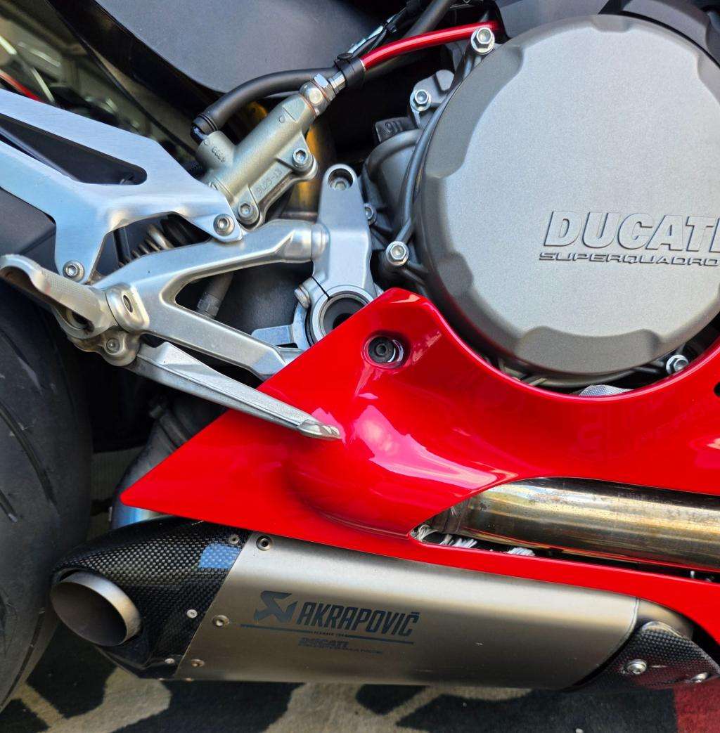 A 2020 DUCATI PANIGALE V2 A 2020 DUCATI PANIGALE V2