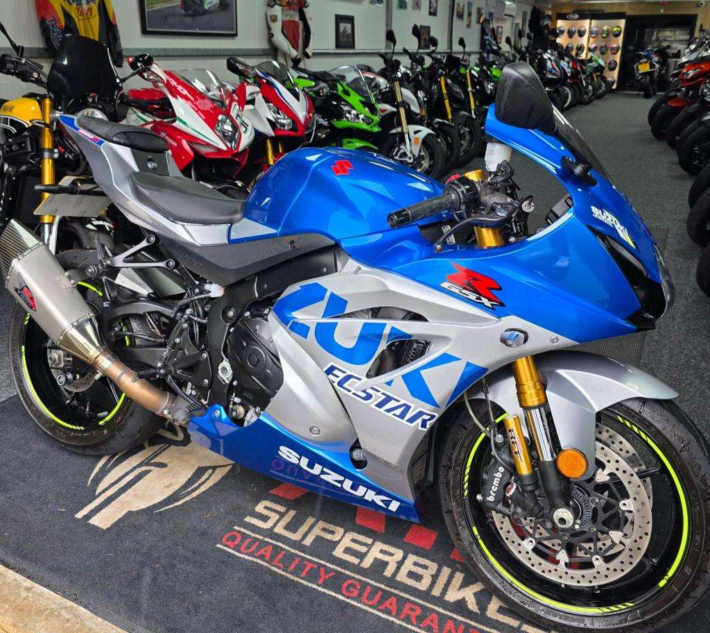 A 2021 SUZUKI GSXR 1000 RZ AM1 Gsxr 1000 A 2021 SUZUKI GSXR 1000 RZ AM1 Gsxr 1000