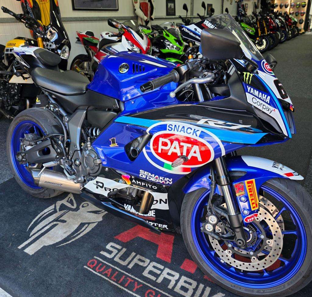 A 2024 YAMAHA YZF R7 (YZF690) Yzf R7 A 2024 YAMAHA YZF R7 (YZF690) Yzf R7