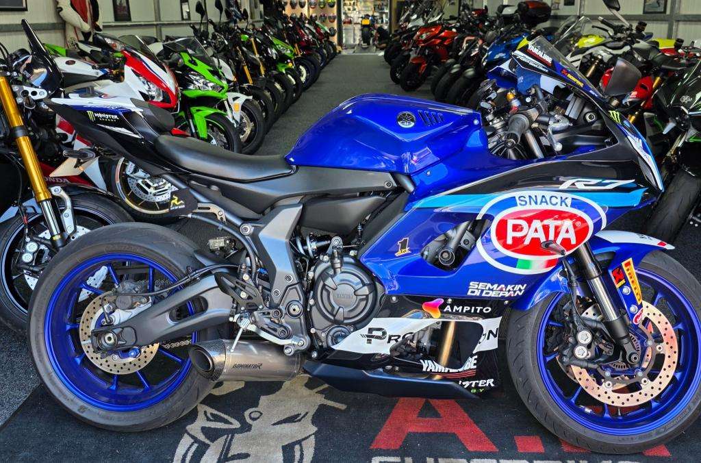 2024 YAMAHA YZF R7 (YZF690) 2024 YAMAHA YZF R7 (YZF690)