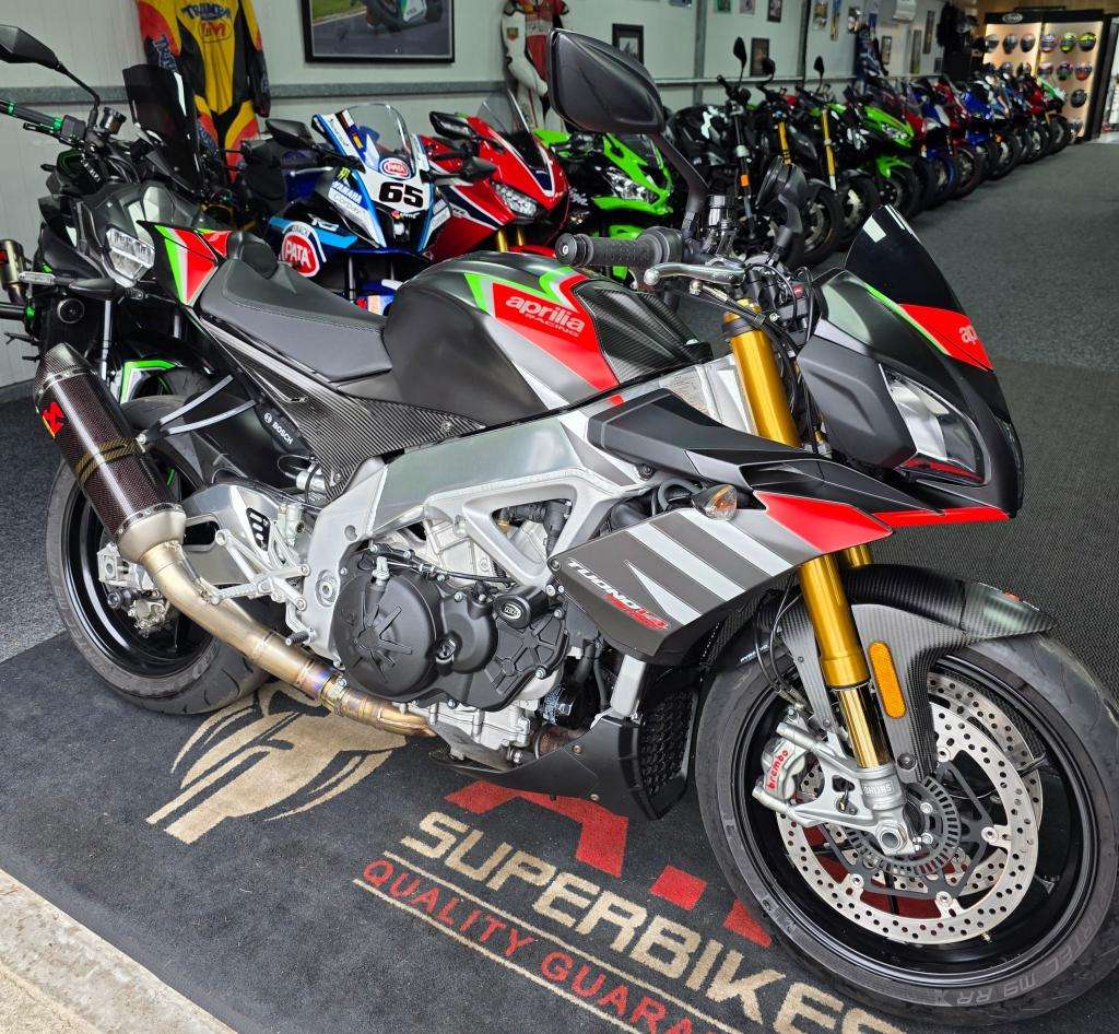 A 2020 APRILIA TUONO V4 1100 FACTORY A 2020 APRILIA TUONO V4 1100 FACTORY