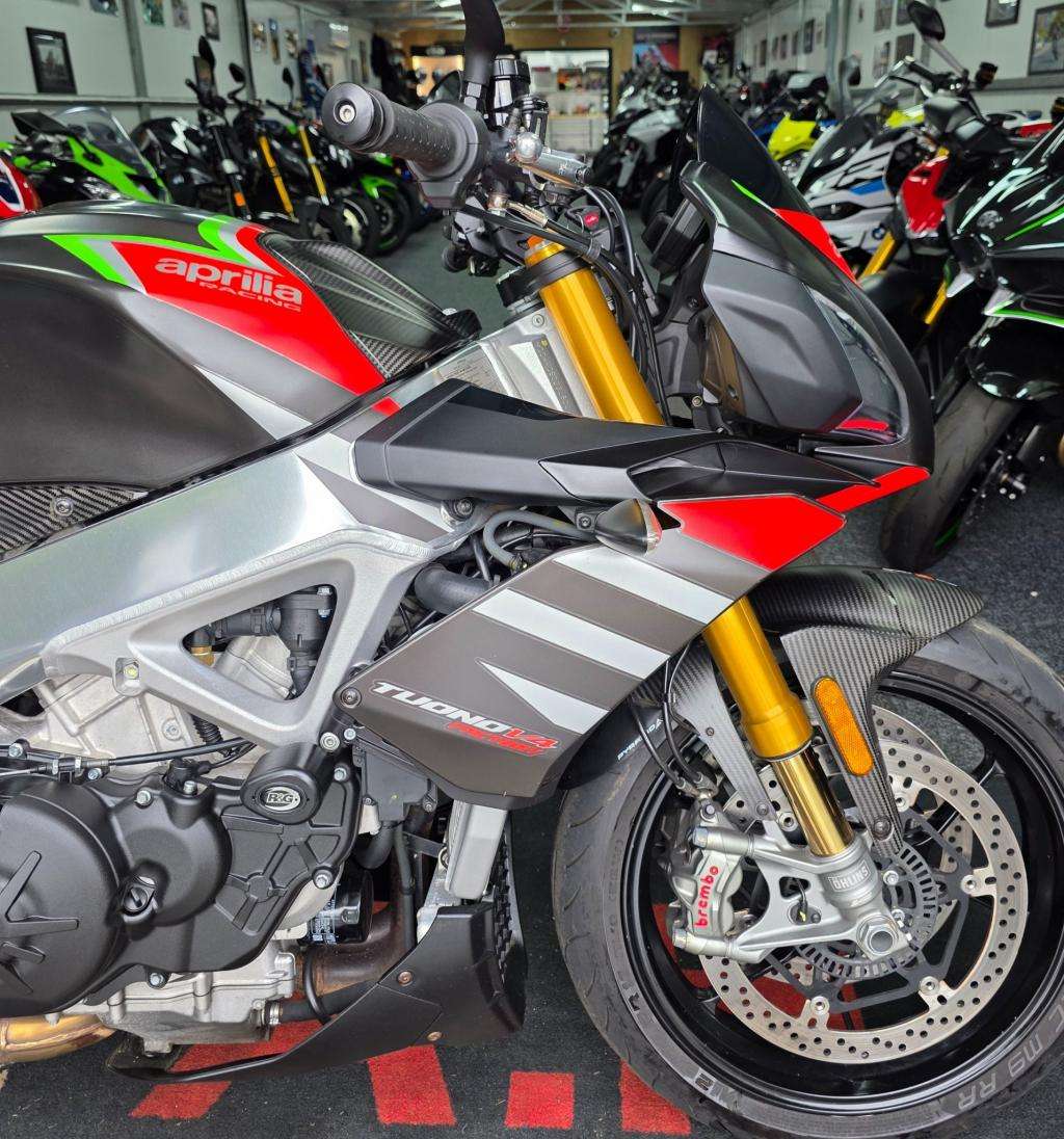 A 2020 APRILIA TUONO V4 1100 FACTORY A 2020 APRILIA TUONO V4 1100 FACTORY