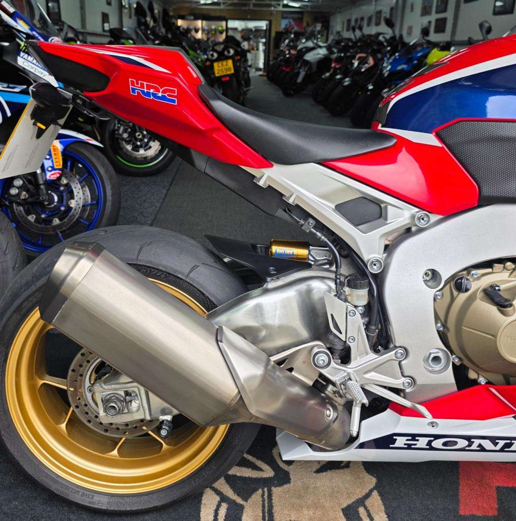 A 2017 HONDA CBR 1000 S1-H Cbr 1000 S A 2017 HONDA CBR 1000 S1-H Cbr 1000 S