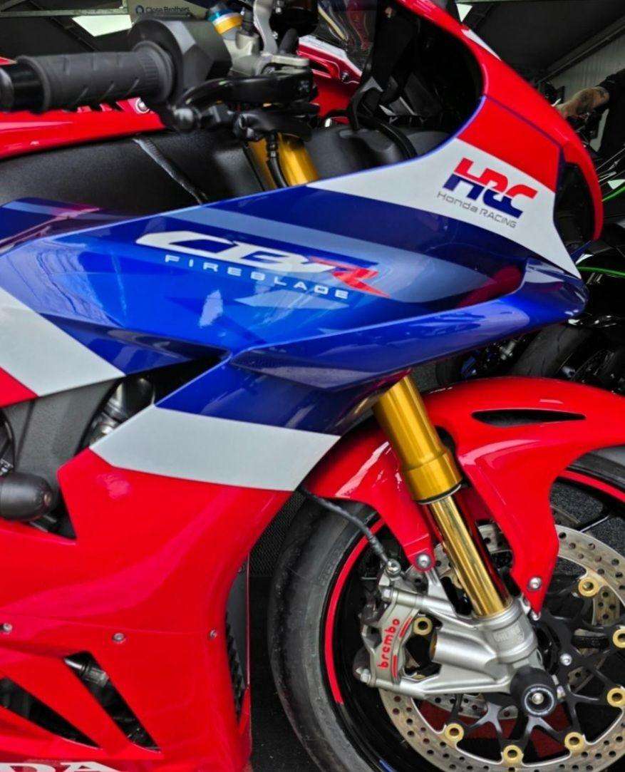 A 2024 HONDA CBR 1000 SP -r A 2024 HONDA CBR 1000 SP -r